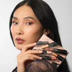 Daylight 6 Piece Eyeshadow 101 Crème-to-Powder Eyeshadow Stick Set -GlowNest Store Julep ES1016PCKit Daylight FullFaceModel7 ECommerce JPG
