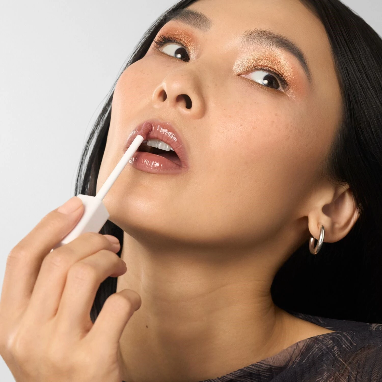 So Plush Ultra-Hydrating Lip Gloss 3 So Plush Ultra-Hydrating Lip Gloss - Image 3