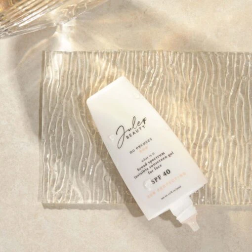 No Excuses Broad Spectrum Invisible Sunscreen Gel For Face SPF 40 - Image 6
